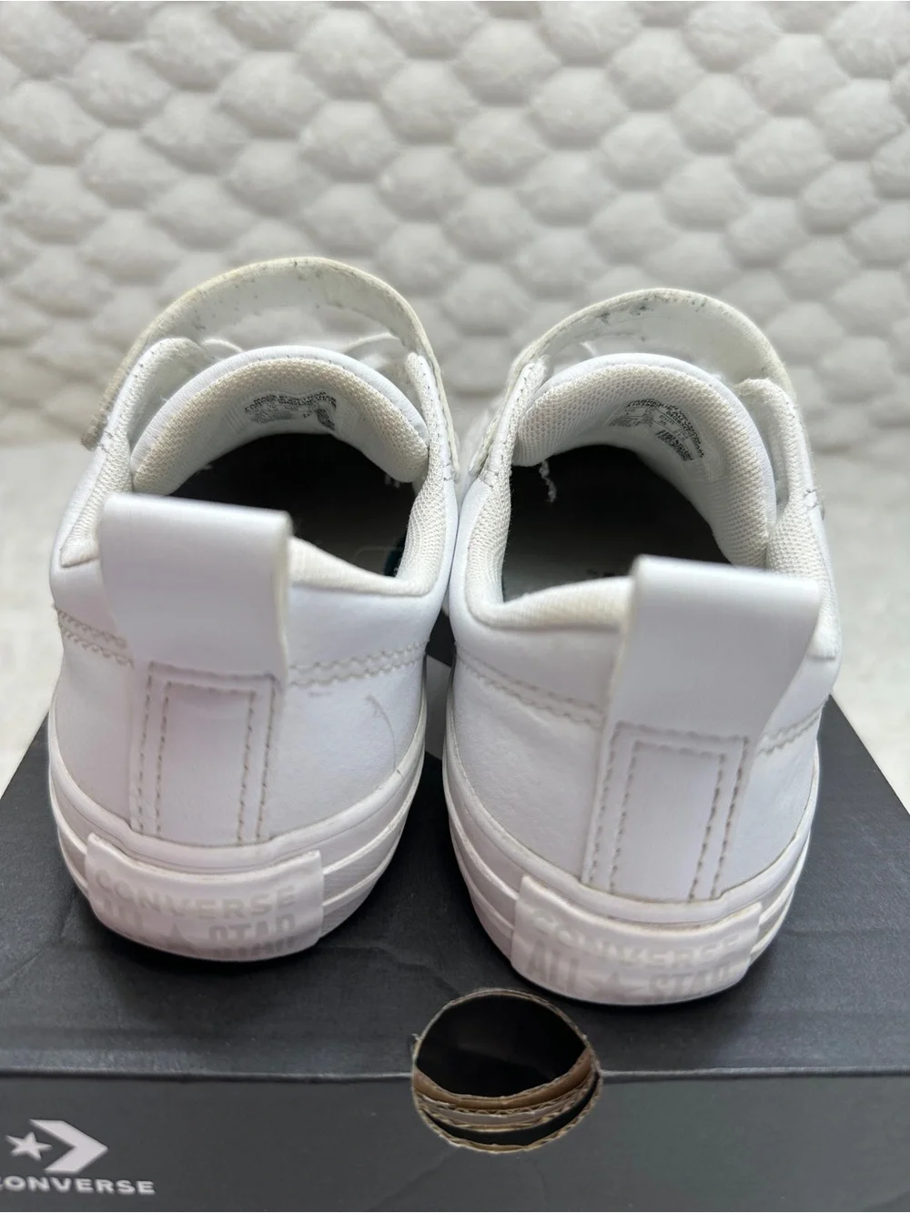 Converse leather low